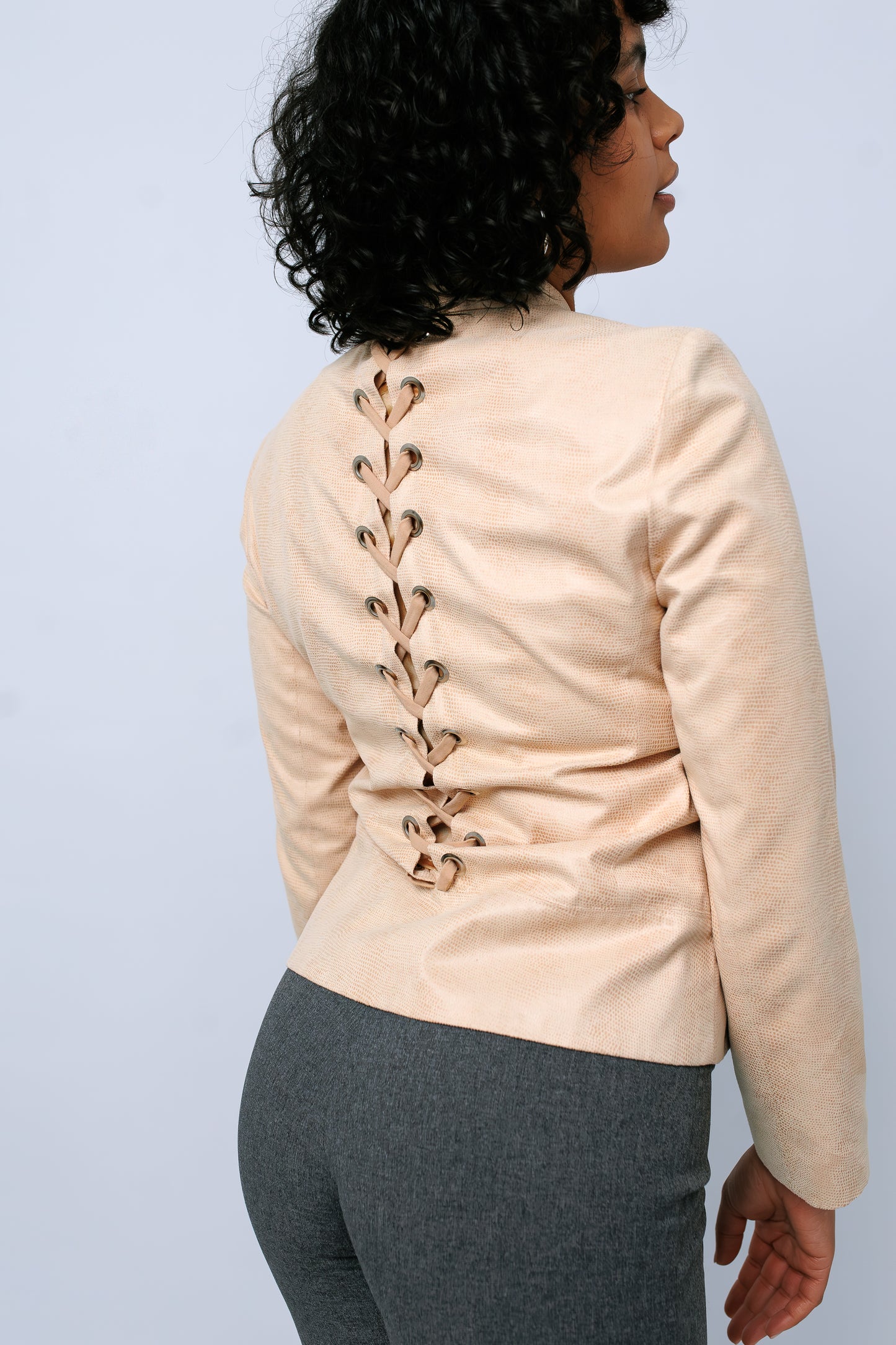 Jacke mit Ösendetails und Schnürung
