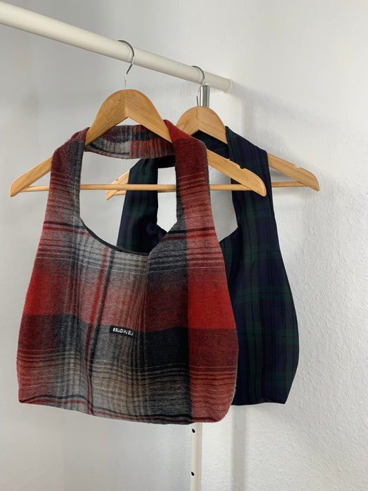 Schultertasche rot/grau kariert