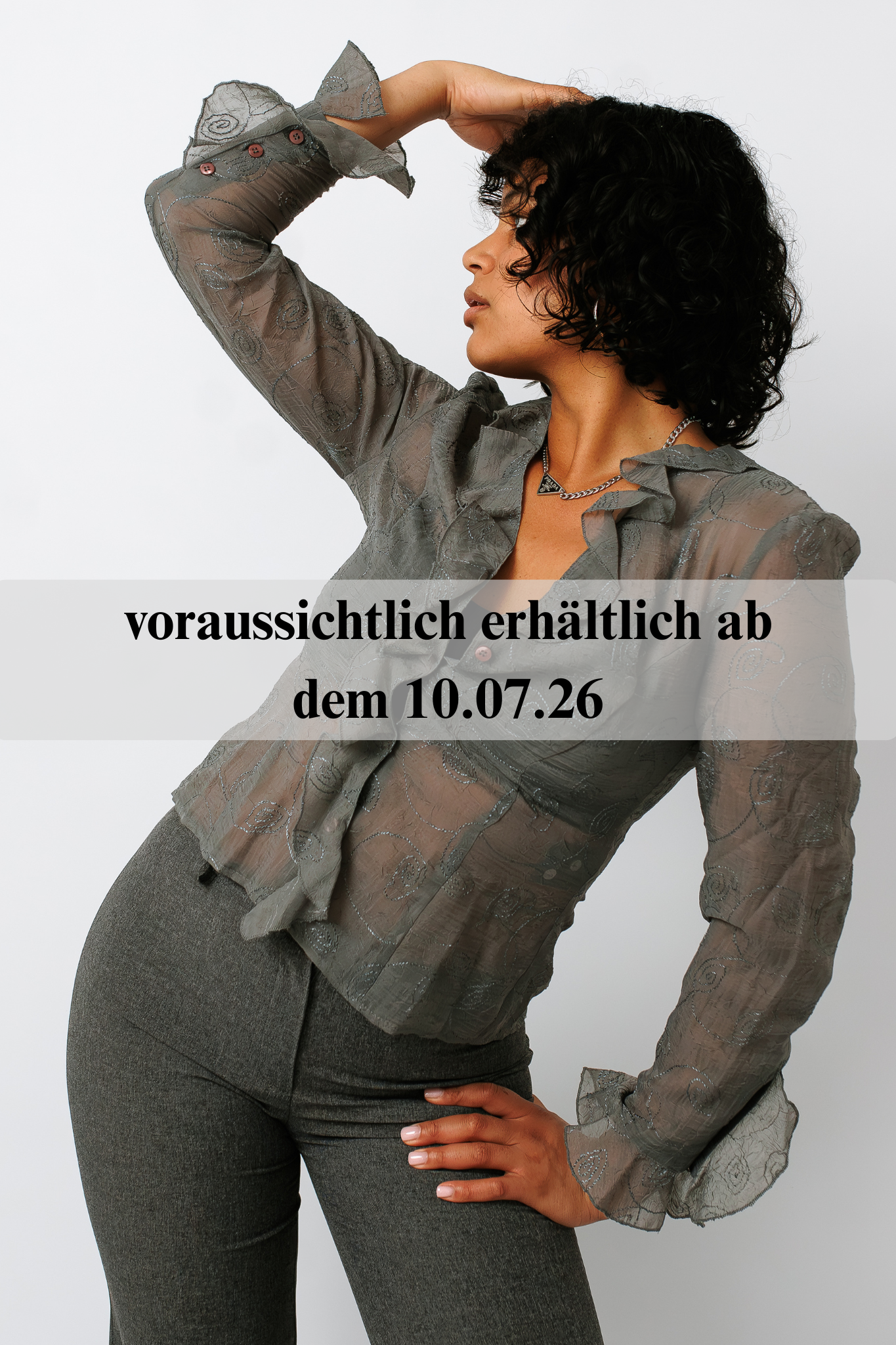 Bluse grau mit Stickerei